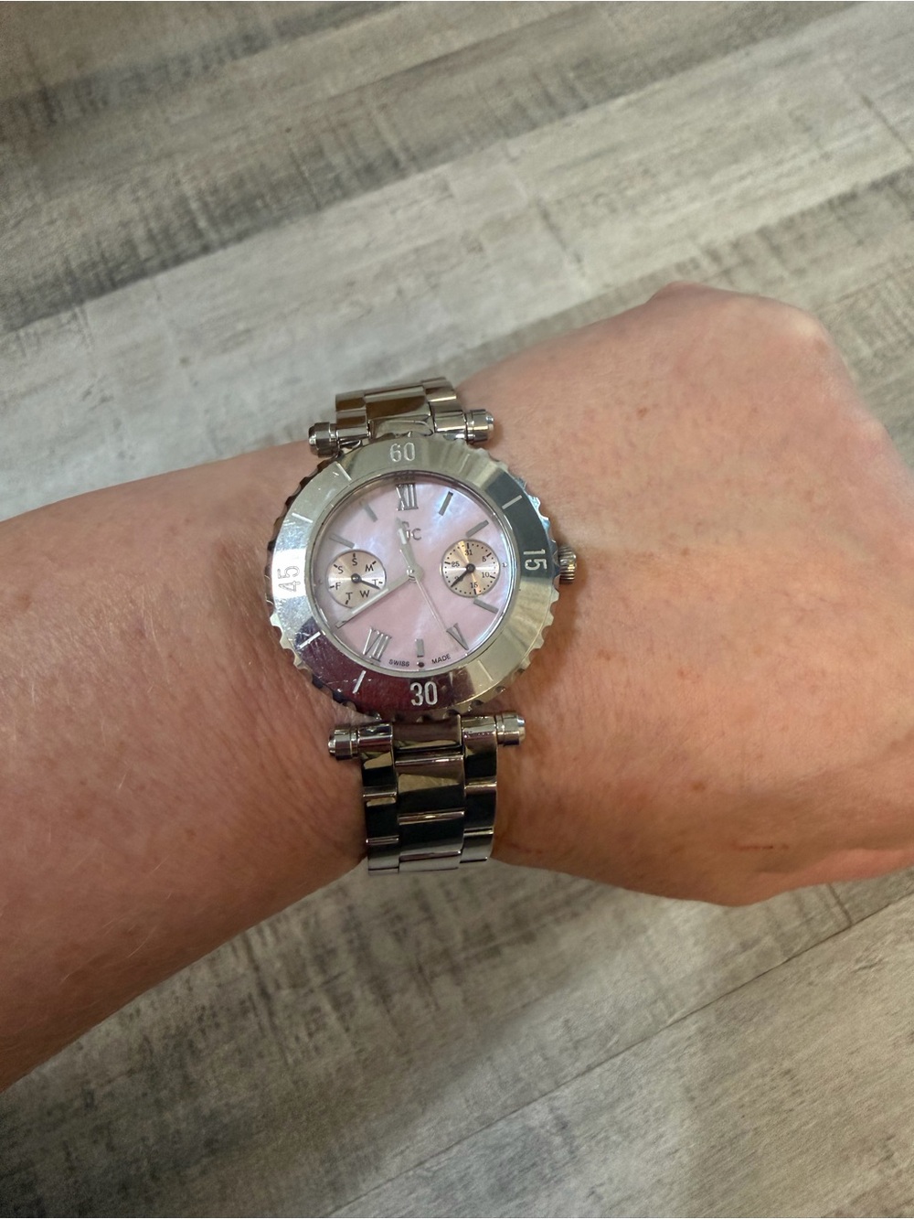 GC Guess Collection GC32000 Women’s Swiss Watch Pink MOP Dial Stainless Steel